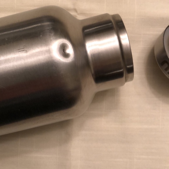 MIZU 26OZ STAINLESS STEEL WATER BOTTLE - #503 - Picture 9 of 11